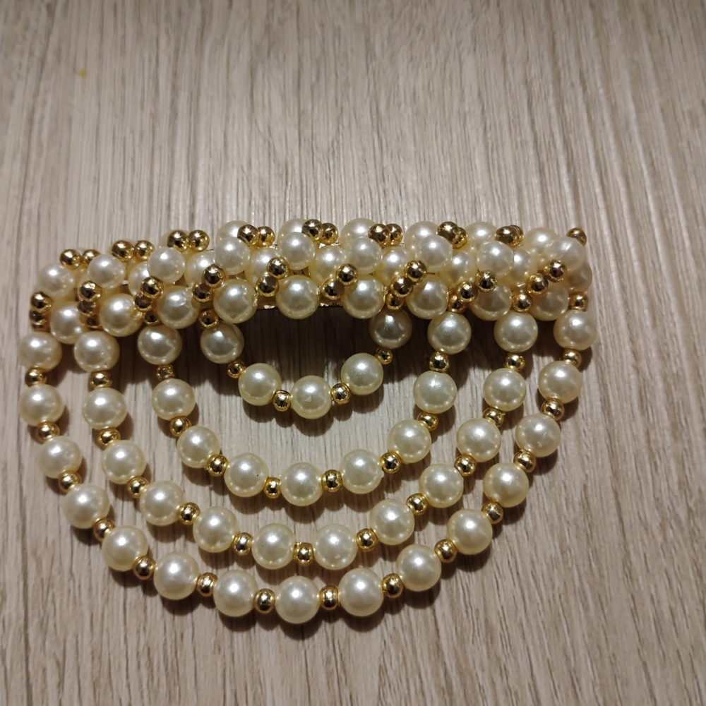 Elegant Pearl and Gold Beaded Brooch